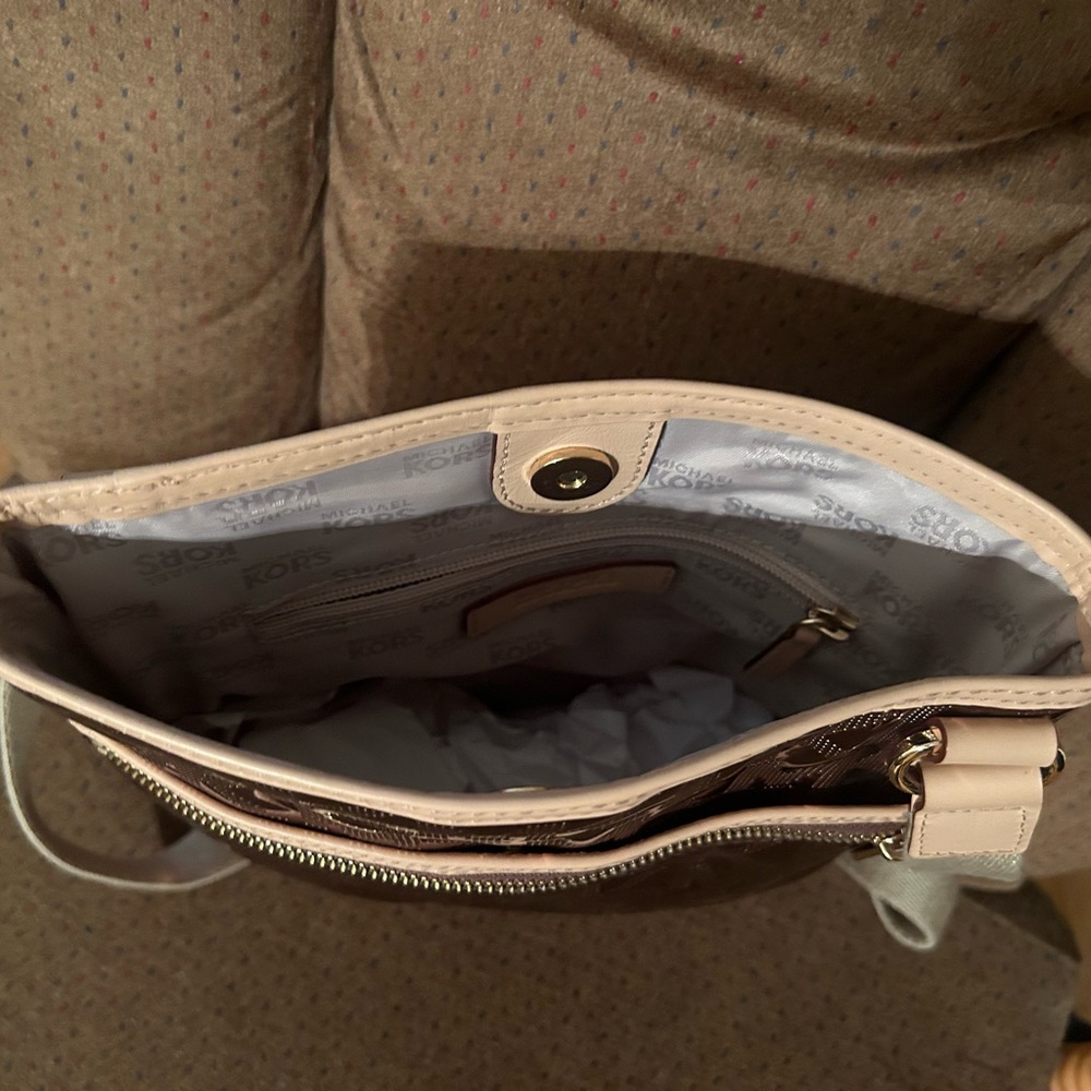 NWOT Micheal Kors Copper Crossbody Bag. - Picture 5 of 7